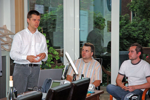 Tom Baeyens from JBoss (left) talks about Java Process Description Language